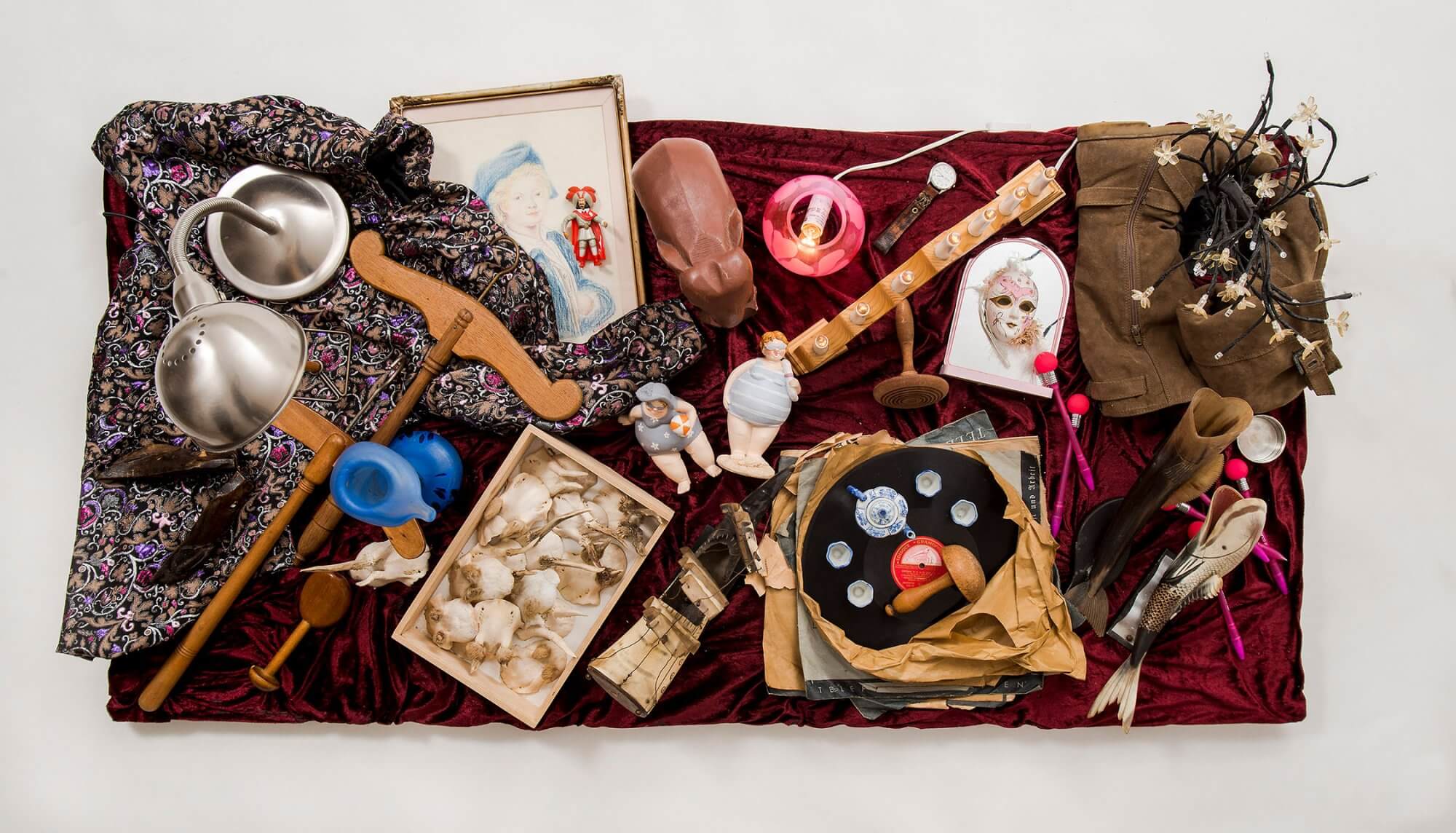 Was bleibt! Flohmarkt Wien, Samstag 19. Dezember 2015 - 5. Janner 16 