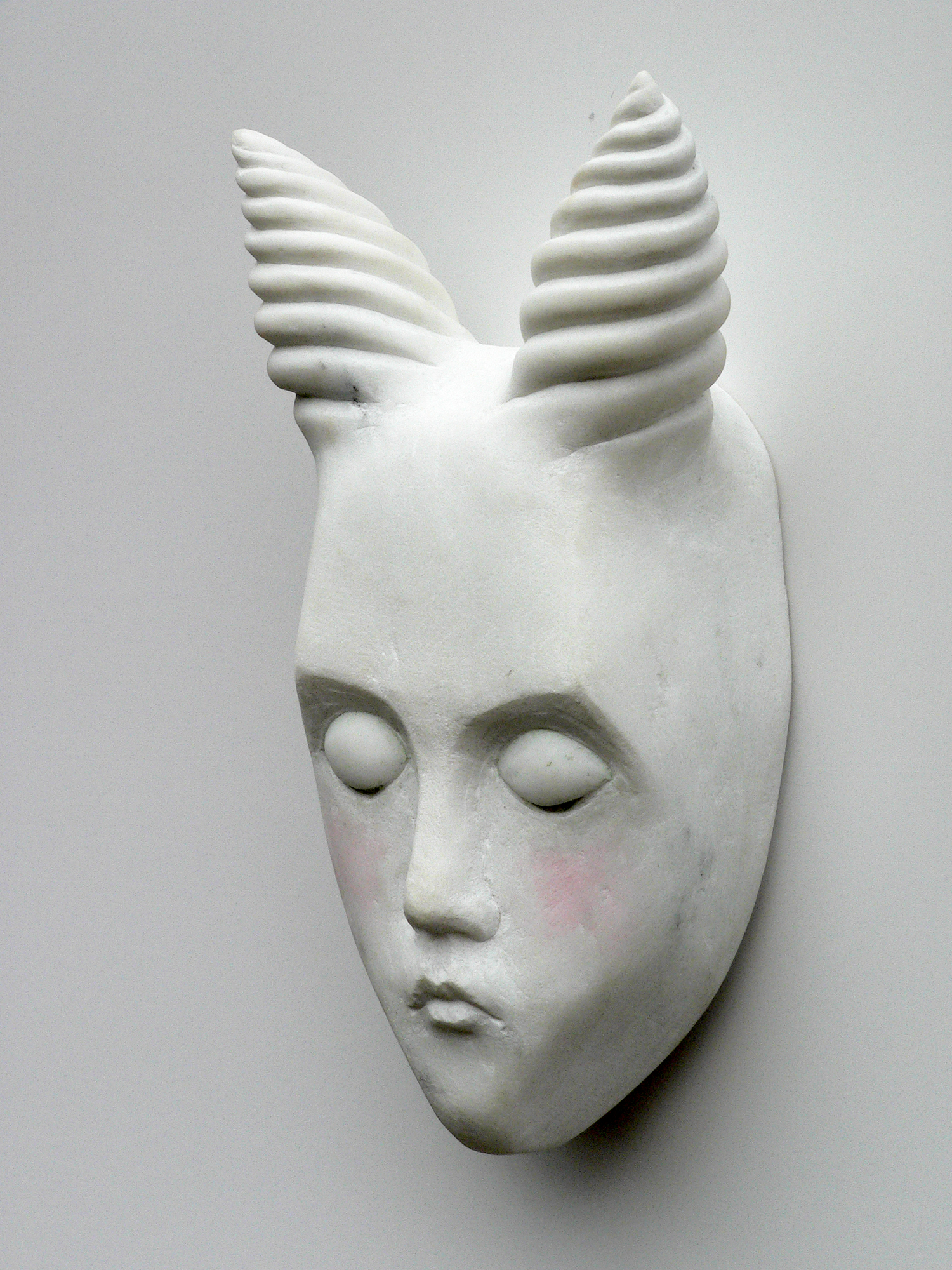 Kopf mit gedrehtem Horn III